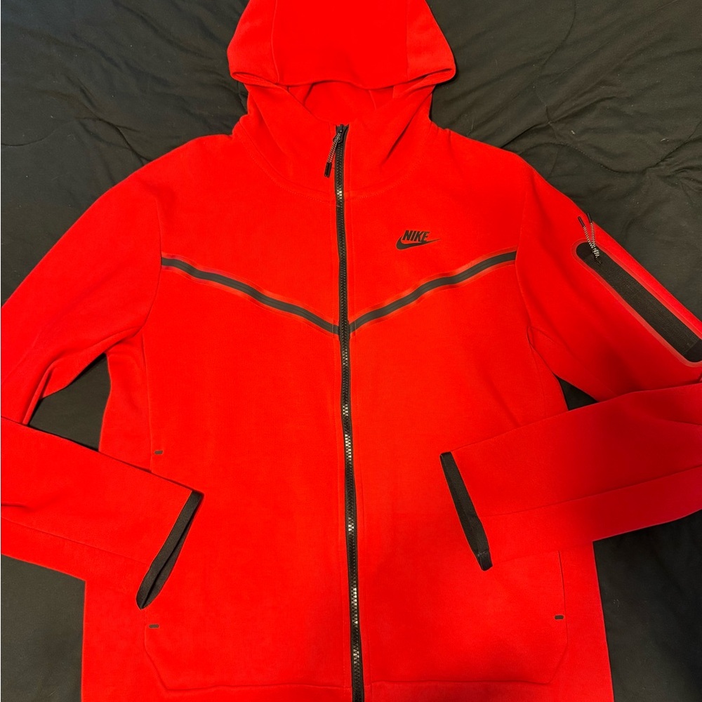 Nike Sportswear Tech Medium Full Zip Men's Hoodie - Red